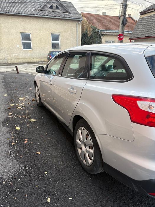 Masina Ford Focus 3 . Masina nu a fost accidentat,  kilometri reali,