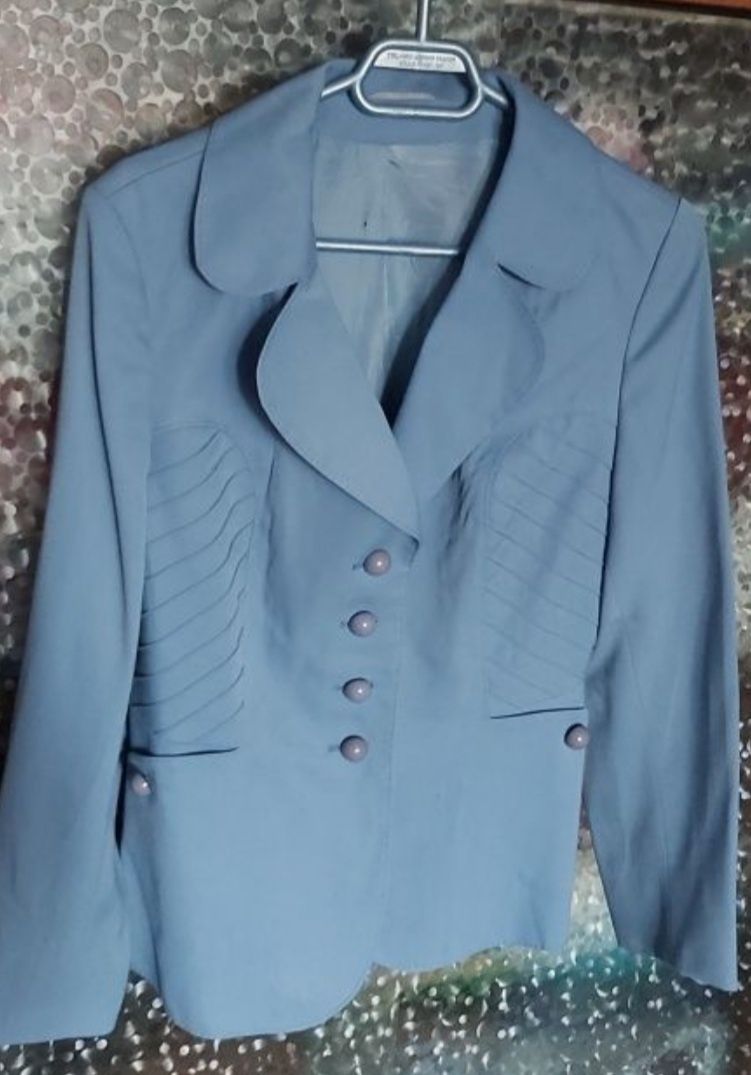 Sacouri elegante în condiții impecabile gri,albastru,maroM-L 2+1 GRATI