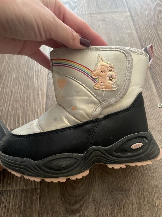 Продам сапожки для девочки