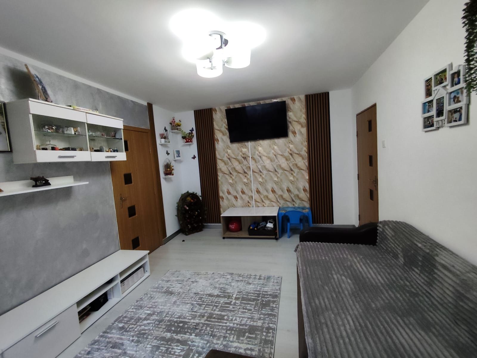 Vand apartament 2 camere