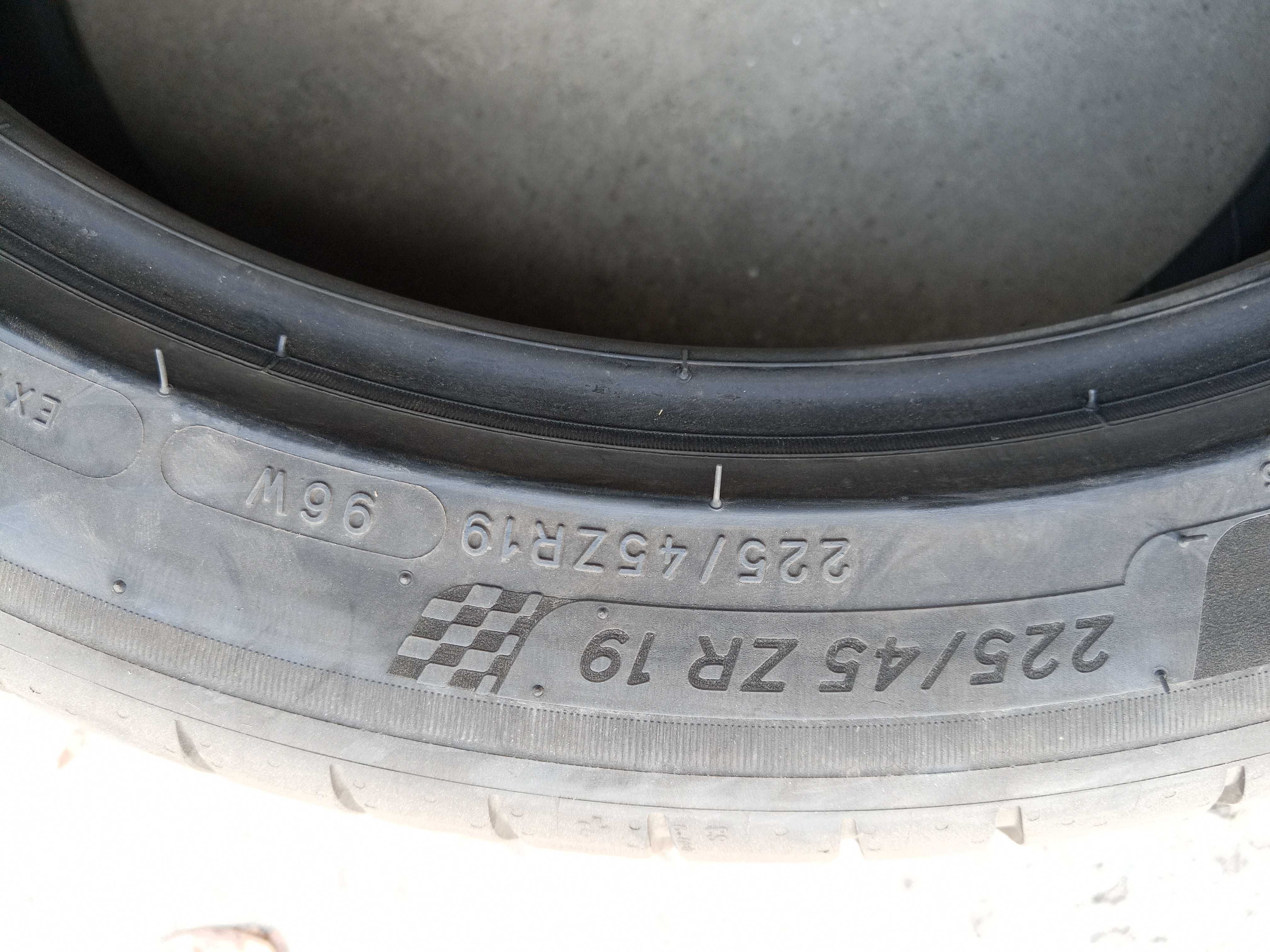 225/45R19-4бр.летни.Michelin