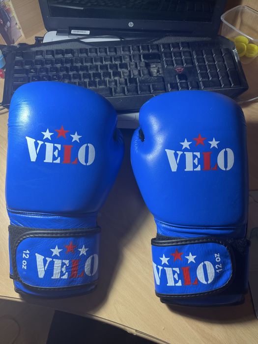 Боксерские перчатки VELO