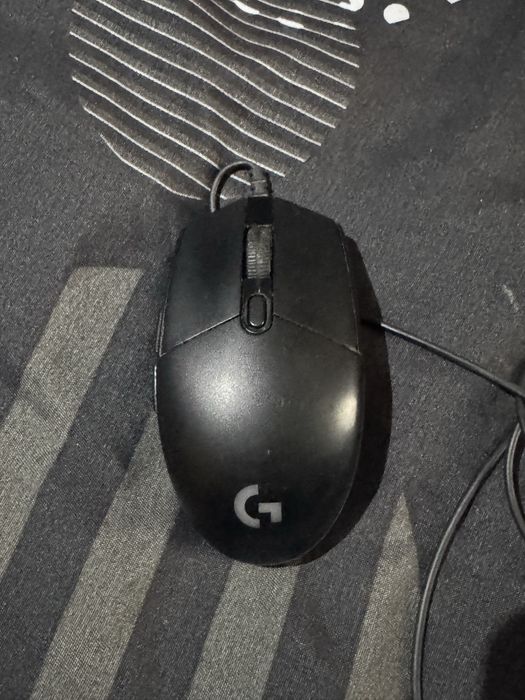 Mouse logitech G102