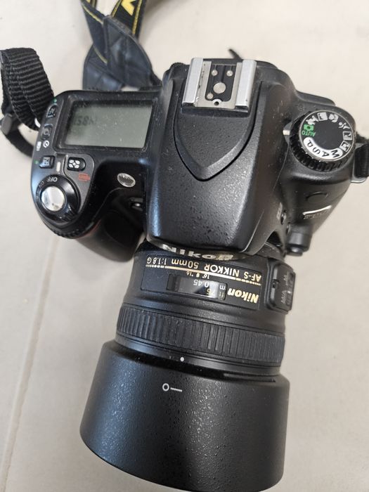 Vând Nikon D80+ obiectiv nikon 50mm/1.8 și bliț Nikon sb600
