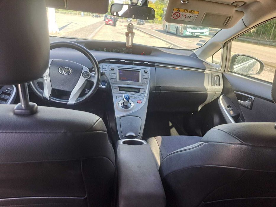Toyota Prius Hybrid, an 2014, AC, 1.8 benzina +GPL nou, cutie automata