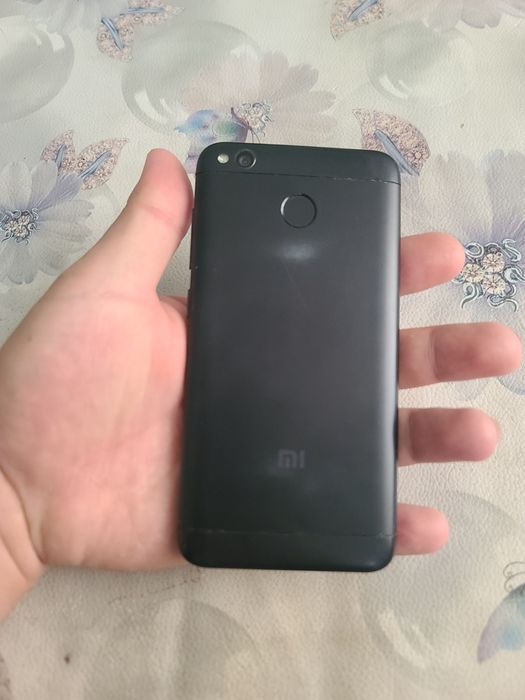Redmi 4x 2/16gb.