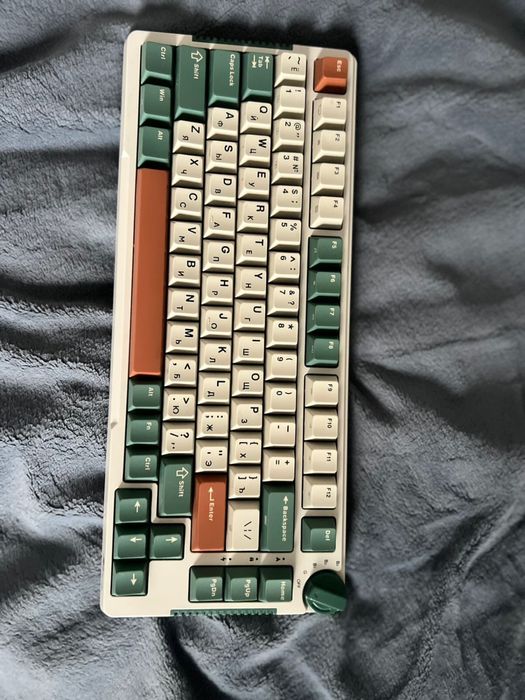 Продаю игровую клавиатуру / мышку