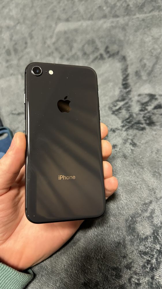 iPhone 8 64 gb space gray