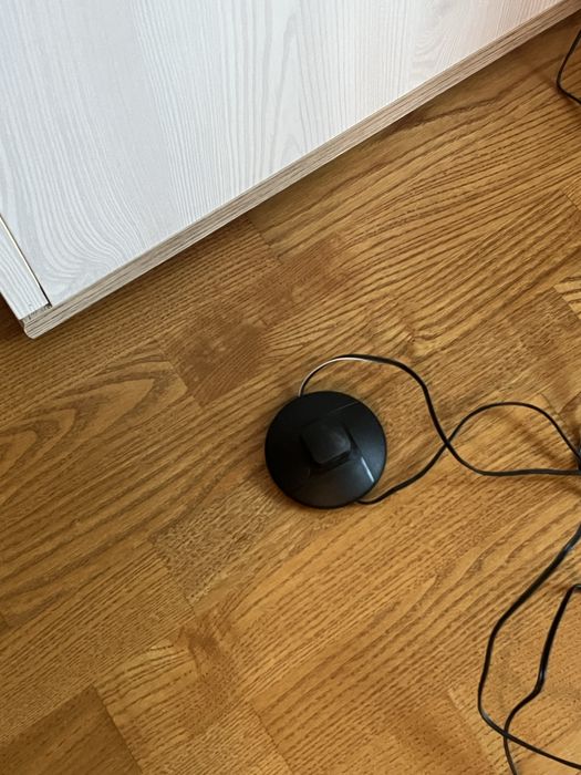 Vitrină elegantă cu LED - 8 rafturi (sticlă + lemn) - Stare impecabilă