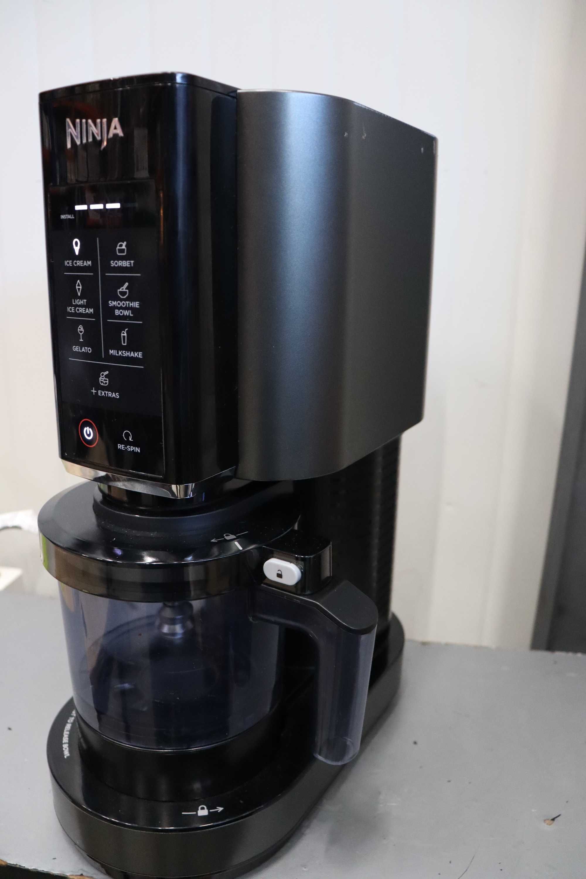 Машина за Сладолед, Сорбе и Млечни Шейкове Ninja NC301, 7 програми