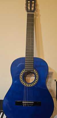 Синя класическа китара