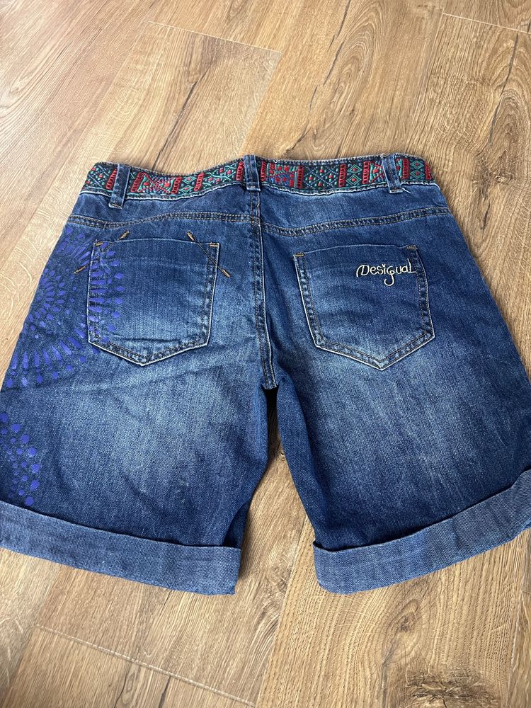 Къси панталони Desigual