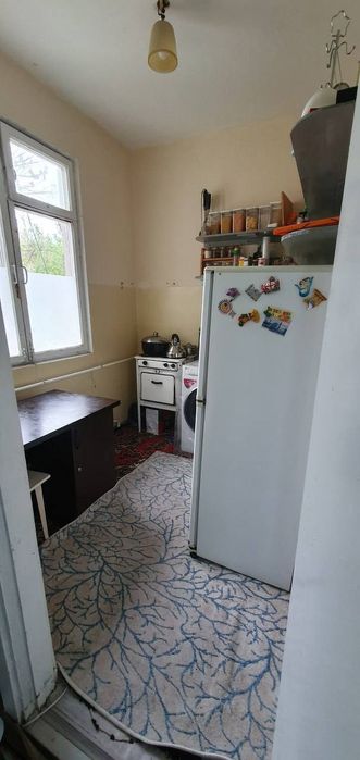 Срочно продаю 1 комнатную с балконом Афруз перекресток