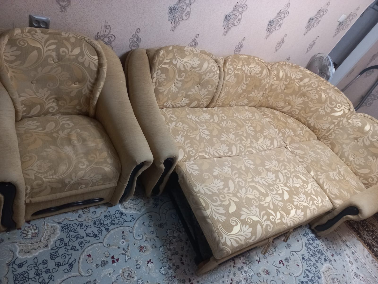Продам диван в гостиную