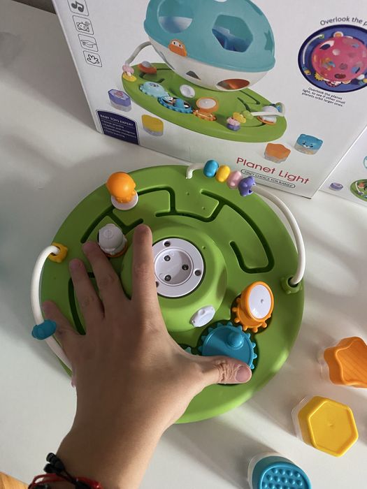 Бебешка играчка сфера Космос - сортер, формички, лабиринт, музика,