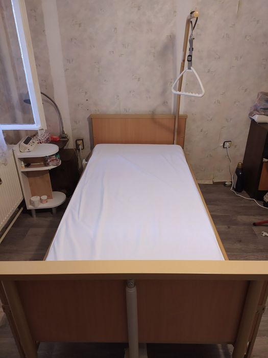 Ортопедично болнично легло