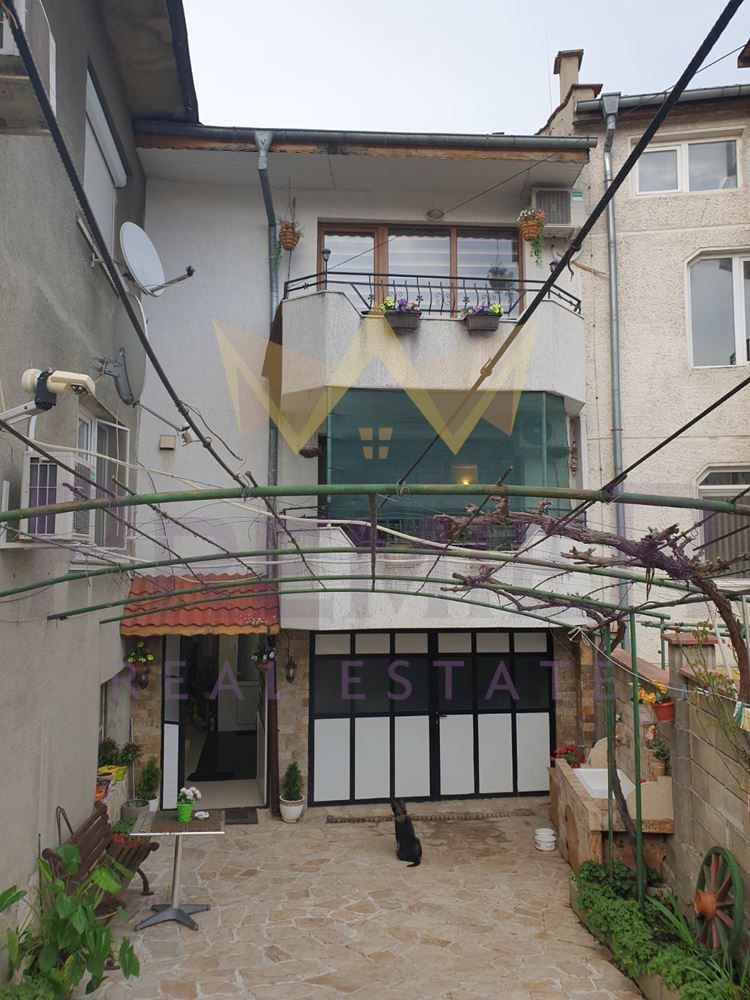 Етаж от къща в Варна,Аспарухово