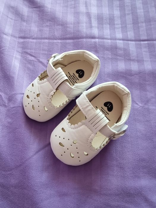 Официална бебешка рокля HM