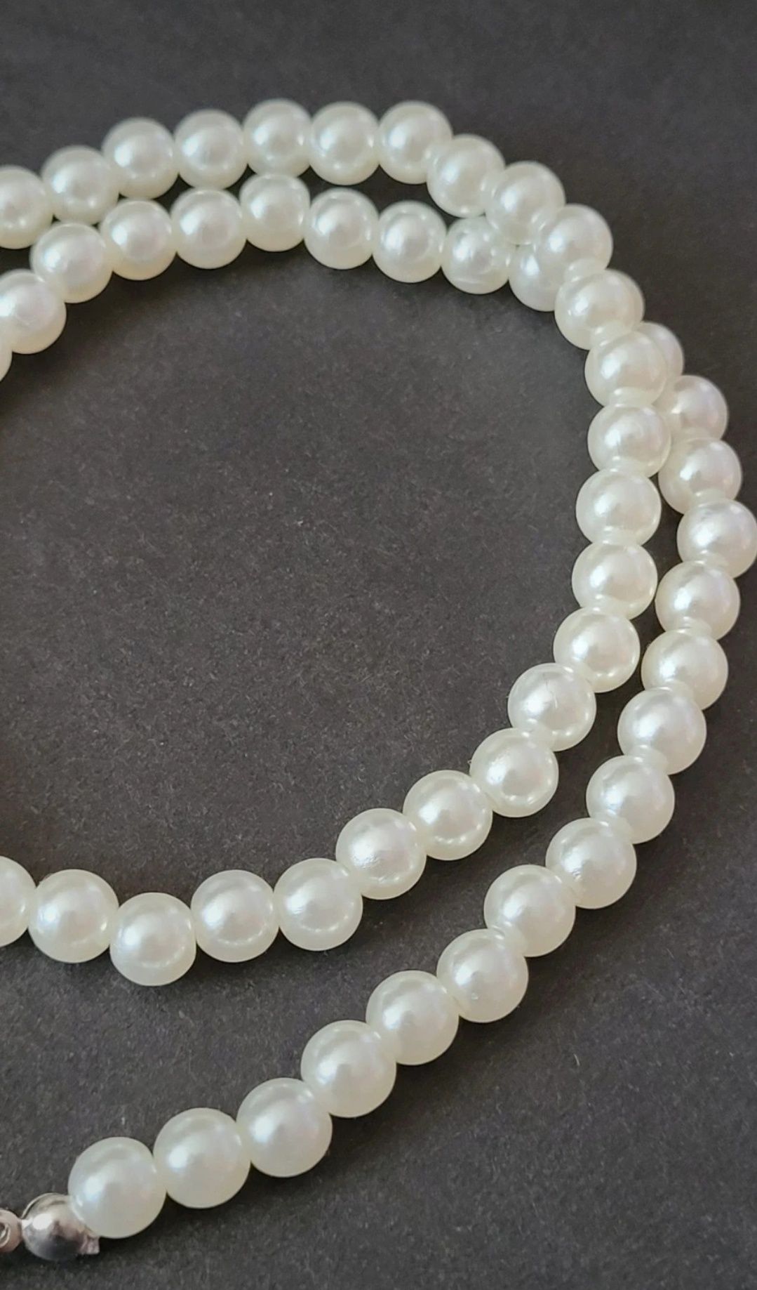 Coliere perle în stil vintage