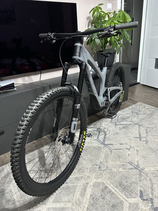 Bicicleta BOLD Unplugged ULTIMATE 2024 OHLINS FULL carbon