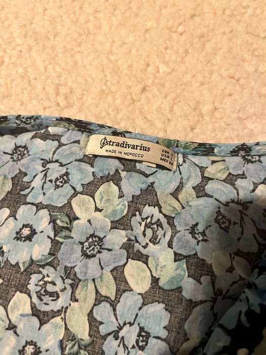 Къса еластична рокля с флорален принт stradivarius