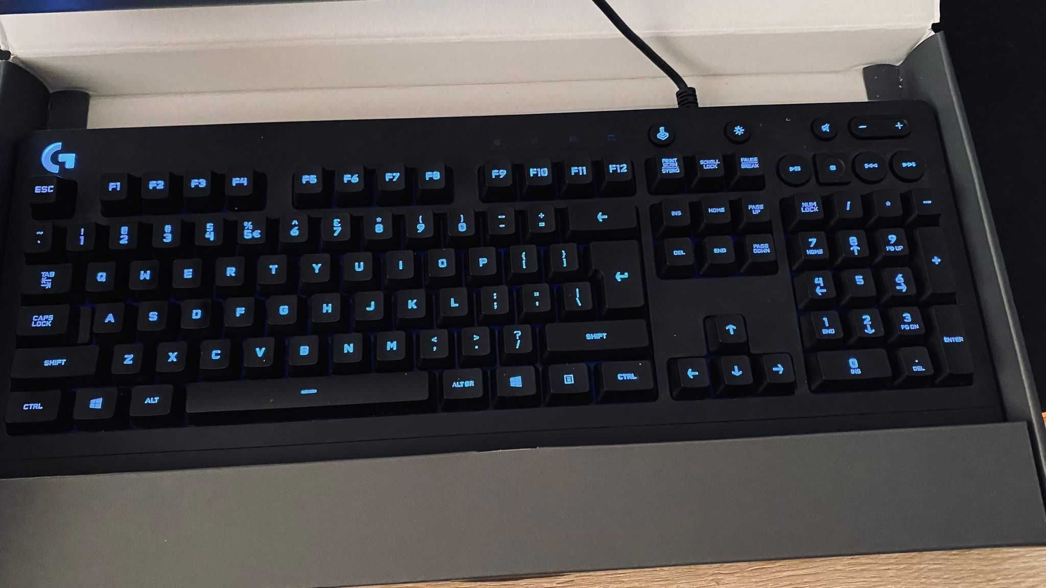 Tastatură LOGITECH G213 RGB