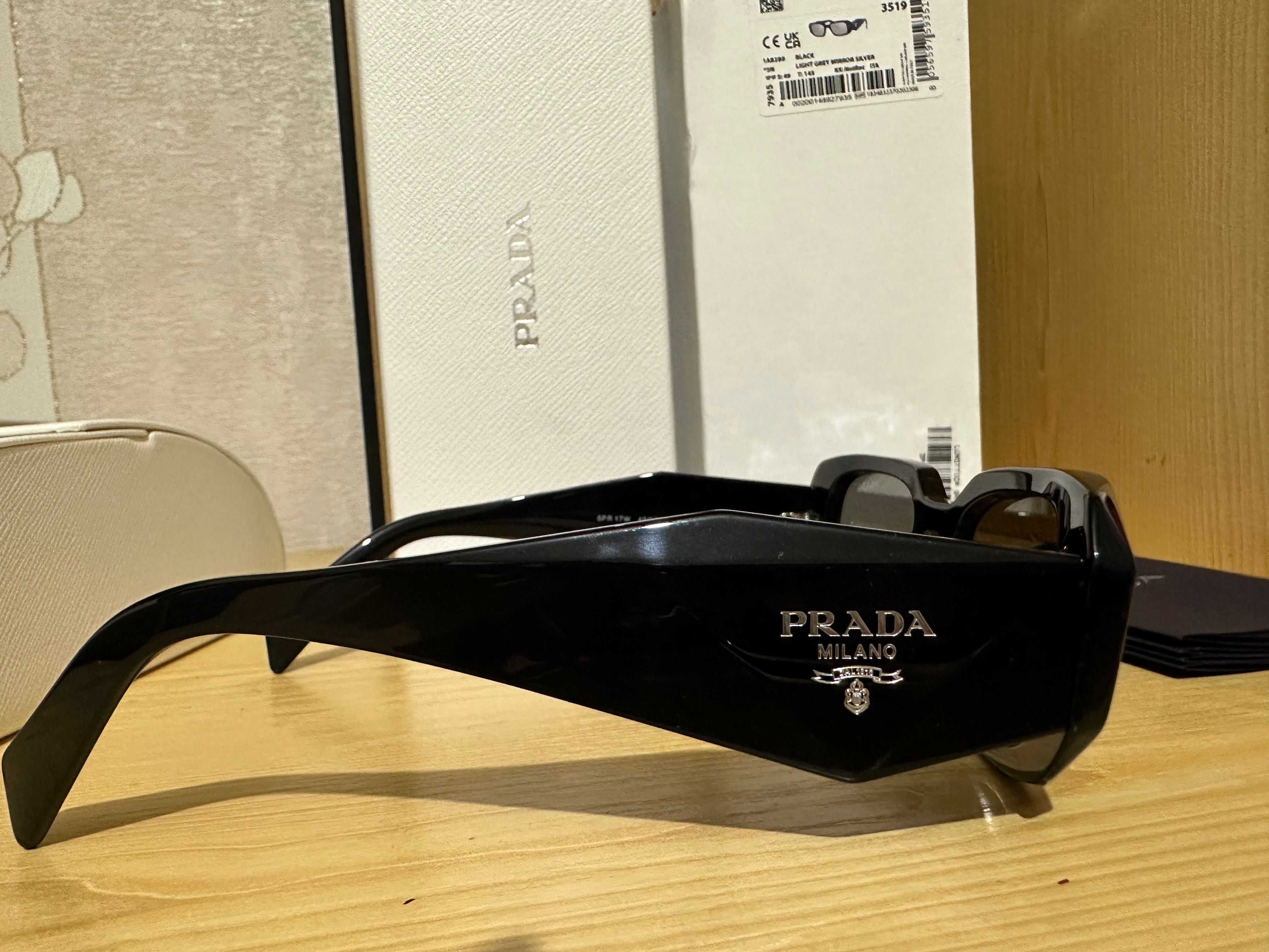 Слънчеви очила Prada