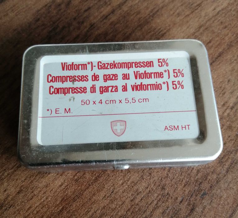 Cutie de colectie vintage de pansamente armata, Elvetia anii 70