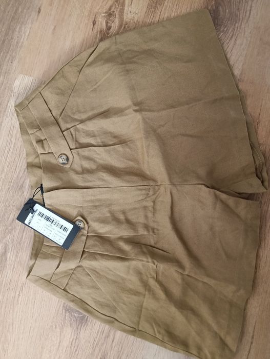 Pantaloni scurți stofă mărimea M