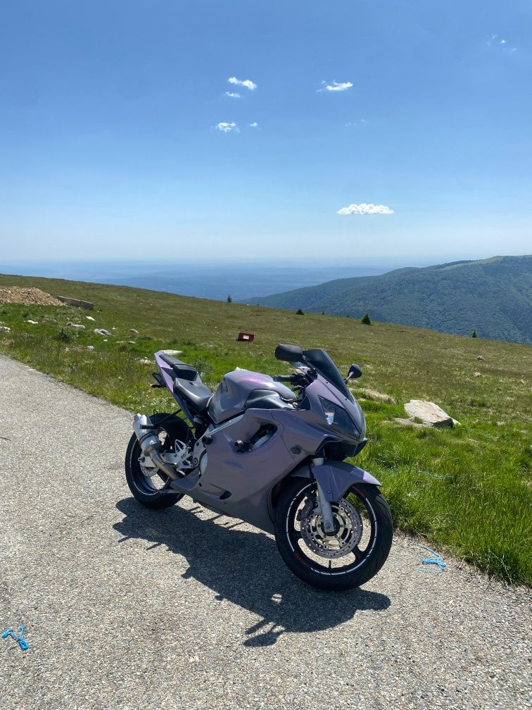 Honda cbr 35kw  f4i custom
