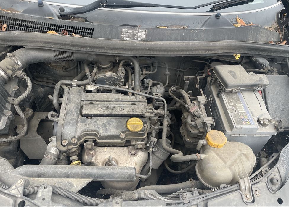 Opel corsa d 1.0 i на части