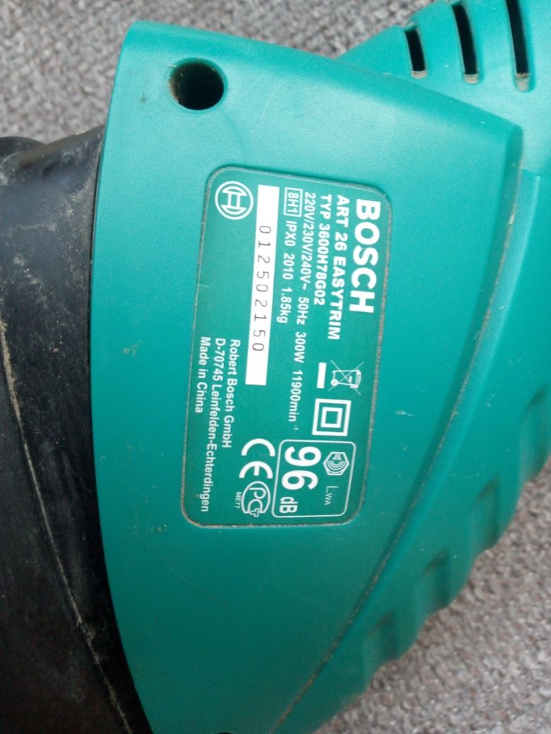 Vand trimmer electric Bosch