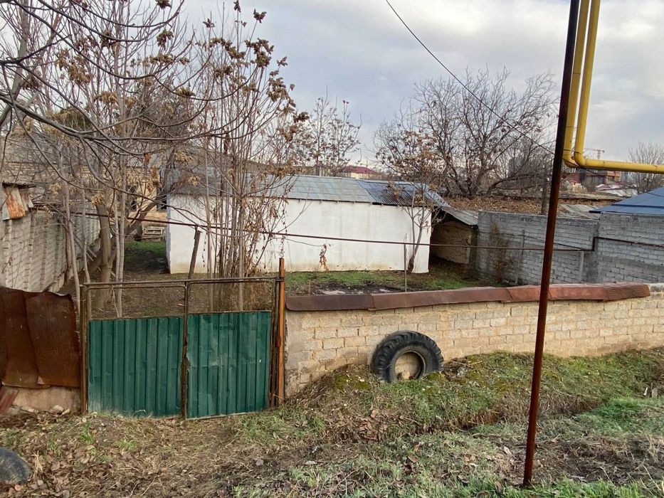 Новомосковская Продаётся участок с домом. Под офис