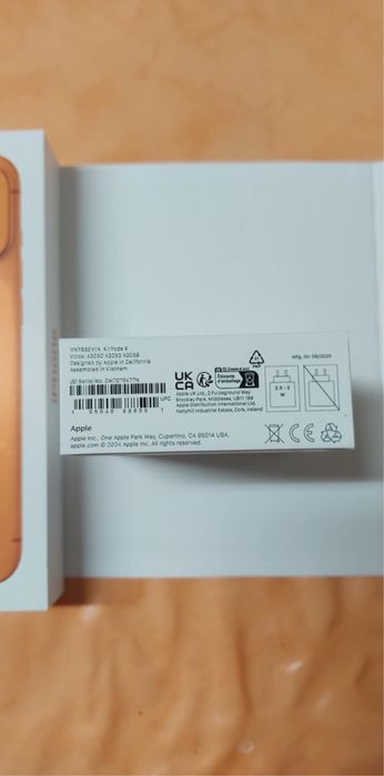 AirPods 4 чисто нови