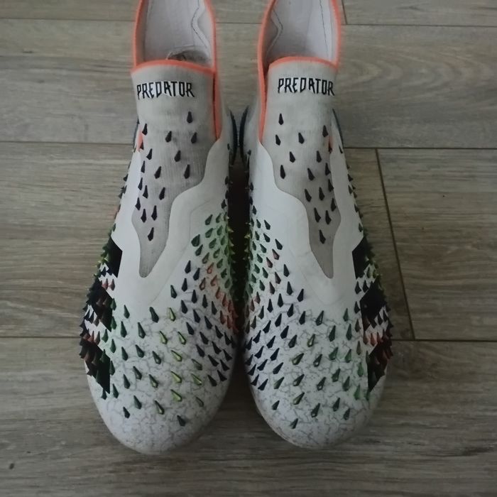 Бутсы адидас Predator