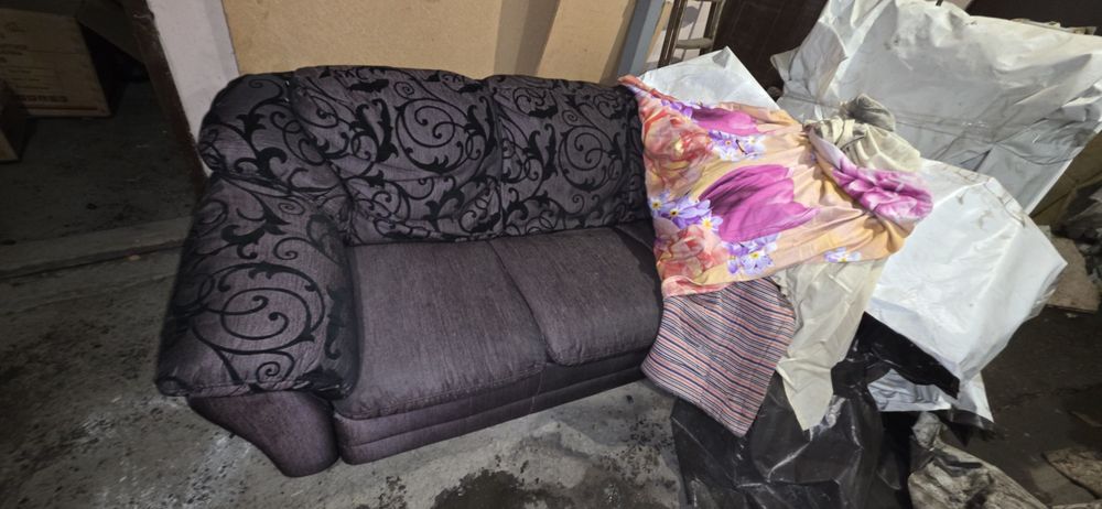 Продам диван и два кресла