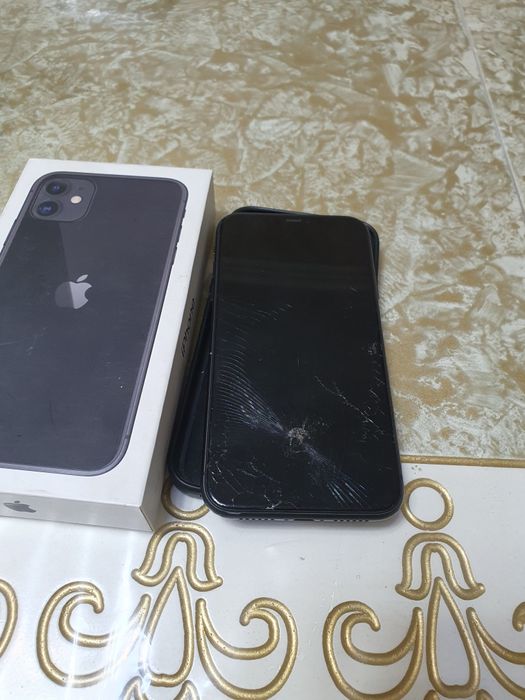 продам айфон 11 64г