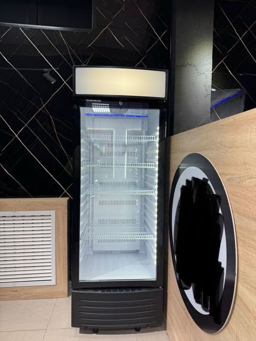 Холодильник витринный