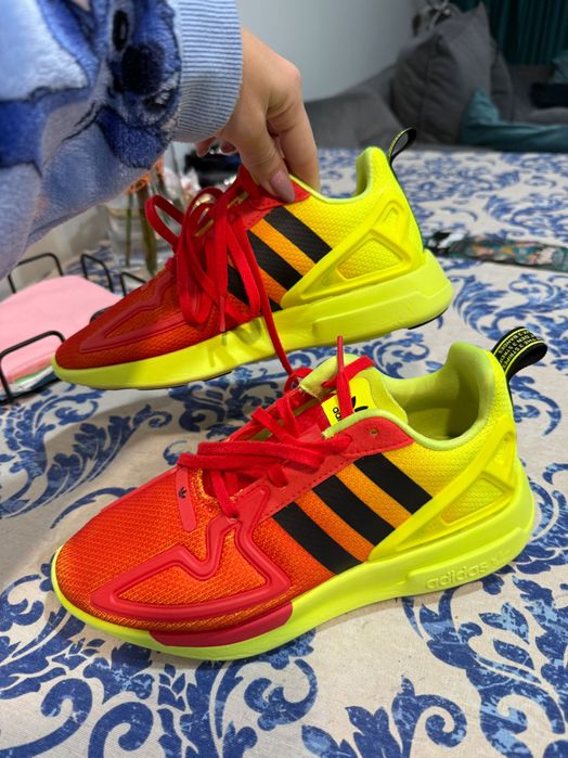 Маратонки adidas 38