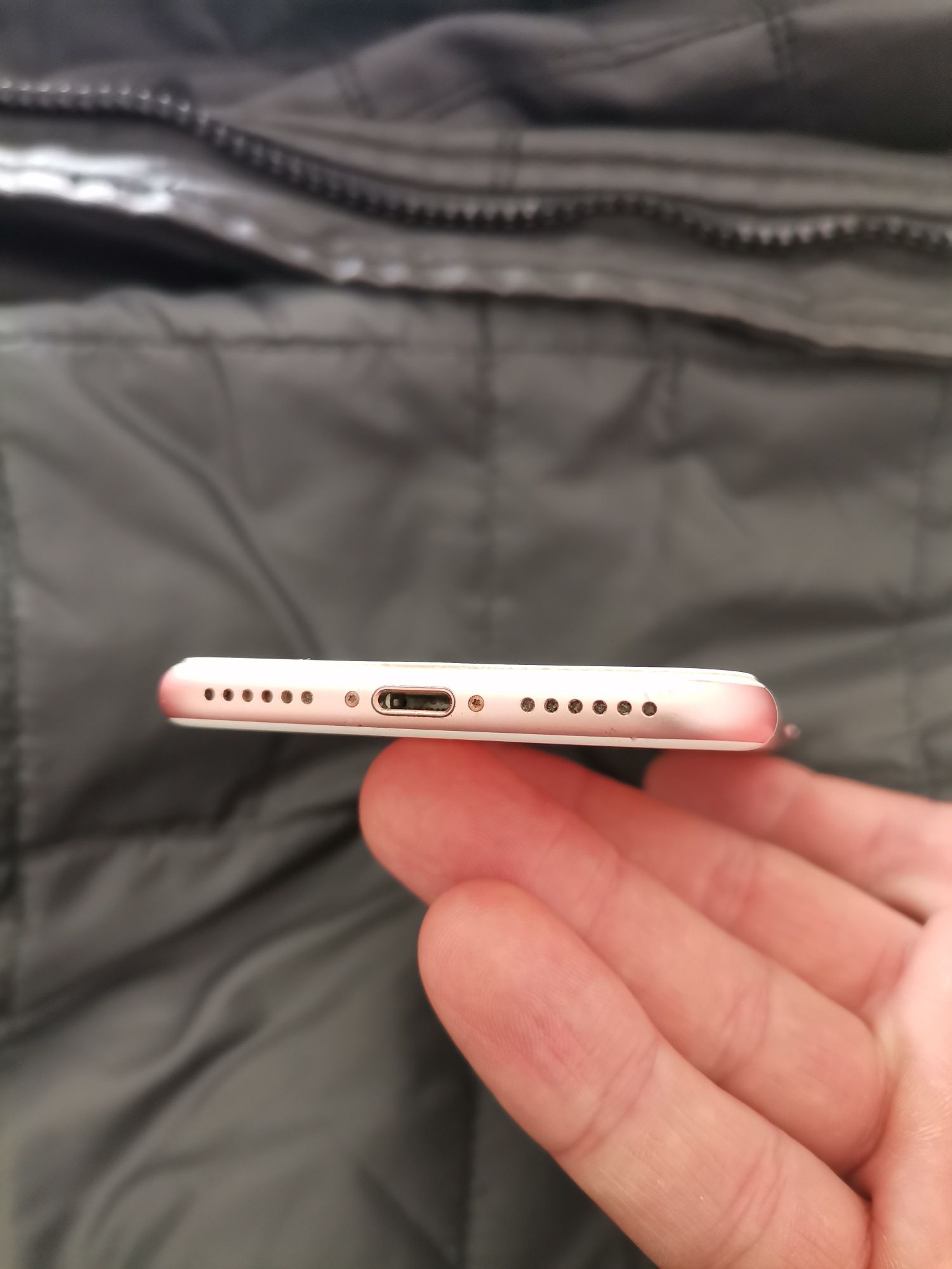 IPhone 7              rose gold