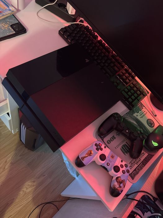 Продам Playstation 4 Fat на 512 гб