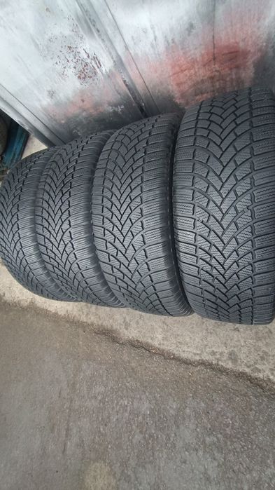 225/60/17 Bridgestone