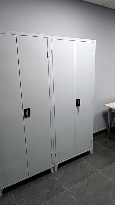 Металлические офисные шкафы для документов и архива