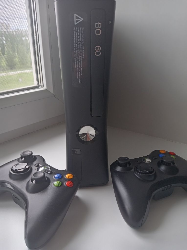 Продам хбох360 slim