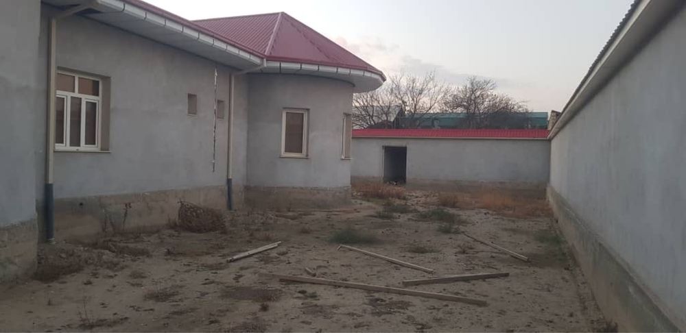 Хай-тек стилида курилган 9 хонали 20 соткали  уй сотилади