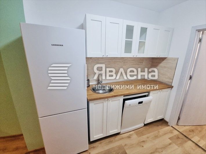 Дава се под наем Двустаен апартамент в Варна, Цветен квартал - 60 кв.м за 430 € - Снимка #2