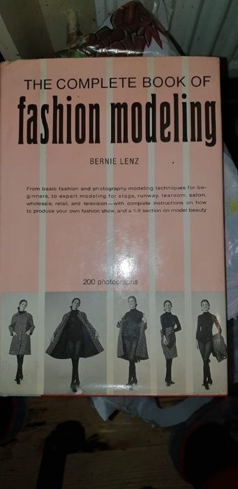 Carte VINTAGE de moda modeling SUA/Complete Book of Fashion Modeling