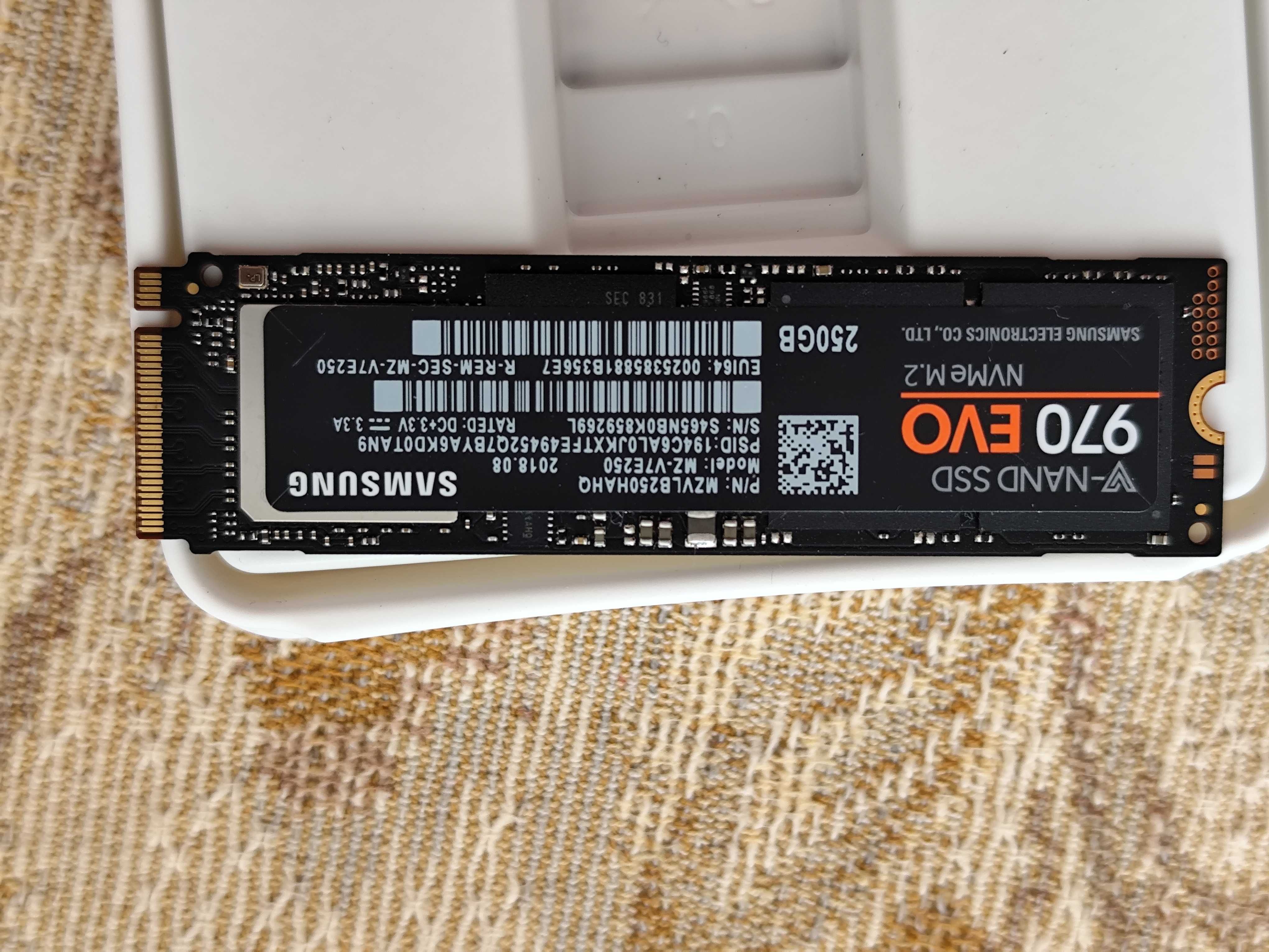 SSD SAMSUNG 250GB. Нов в опаковка.