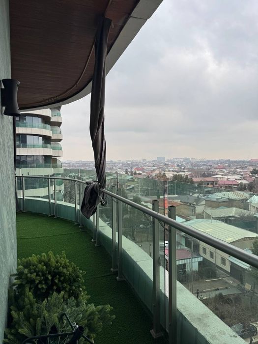 ТОШКЕНТ Юнусоботда 90 квадрат Масжид олдида  135000 уе заходи и живи