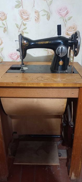Продам Швейную машинку ножную